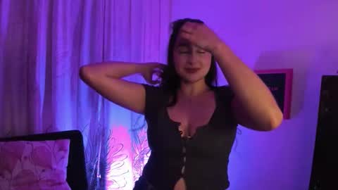 Elaia online show from 10/25/25, 07:16