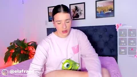 Snapshot of elaia_franc chatting on 09/14/25, 05:23 Elaia franco online show from 09/14/25, 05:23