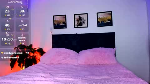 Snapshot of elaia_franc chatting on 10/14/25, 04:19 Elaia franco online show from 10/14/25, 04:19