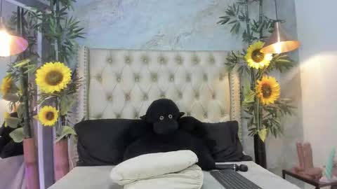 eli online show from 10/30/25, 08:53