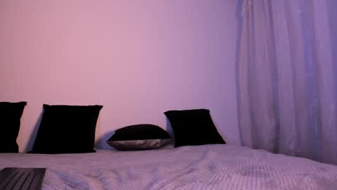Snapshot of elamour_ chatting on 01/11/25, 05:10 Elamour online show from 01/11/25, 05:10