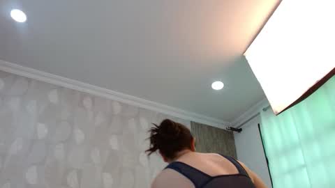 Snapshot of elamurray chatting on 11/12/25, 11:43 elamurray online show from 11/12/25, 11:43