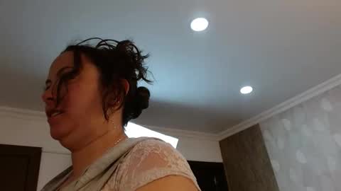 Snapshot of elamurray chatting on 11/14/25, 11:20 elamurray online show from 11/14/25, 11:20