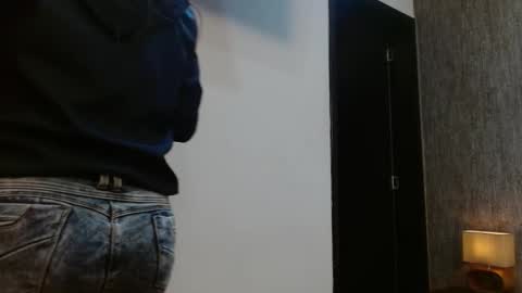 Snapshot of elamurray chatting on 12/01/25, 11:15 elamurray online show from 12/01/25, 11:15