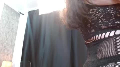 Snapshot of elamurray chatting on 12/18/25, 11:16 elamurray online show from 12/18/25, 11:16