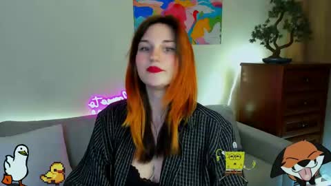 Snapshot of elani_lune chatting on 04/18/26, 07:18 Elani online show from 04/18/26, 07:18