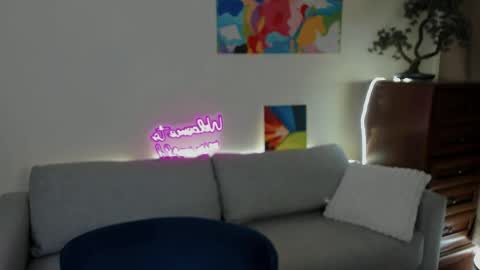 Snapshot of elani_lune chatting on 04/28/26, 04:12 Elani online show from 04/28/26, 04:12