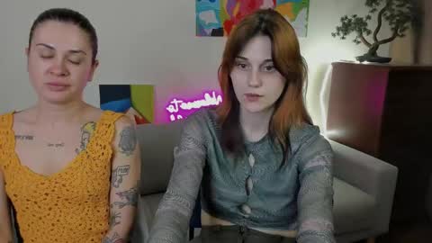 Snapshot of elani_lune chatting on 05/13/26, 07:00 Elani online show from 05/13/26, 07:00