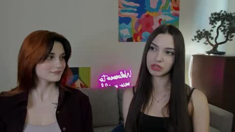 Snapshot of elani_lune chatting on 05/21/26, 09:38 Elani online show from 05/21/26, 09:38