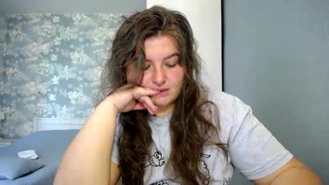 Elanis online show from 05/19/26, 12:00