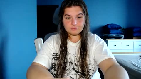 Elanis online show from 07/20/26, 10:39