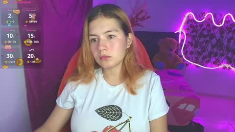 Snapshot of elara_green chatting on 05/24/26, 10:09 lara online show from 05/24/26, 10:09