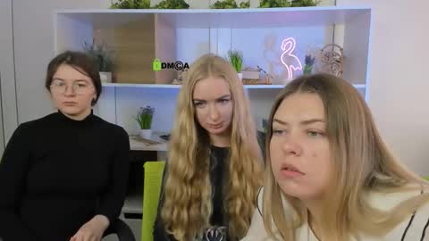 Snapshot of elara_jadie chatting on 10/07/25, 08:44 Elara online show from 10/07/25, 08:44