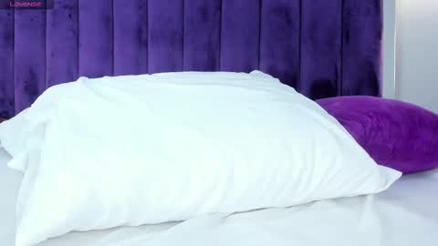 Ela online show from 10/24/25, 05:37