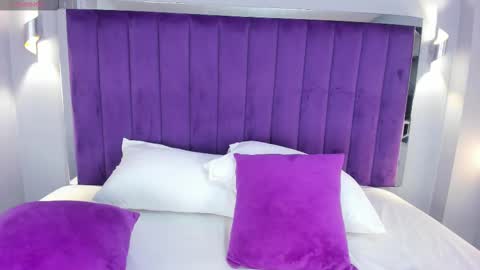 Ela online show from 10/25/25, 04:31