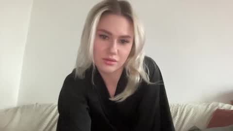 elaraluxxxe online show from 11/04/25, 11:09