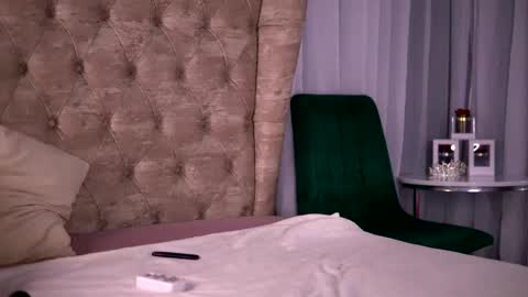 Snapshot of elarashine chatting on 02/03/26, 02:53 elarashine online show from 02/03/26, 02:53