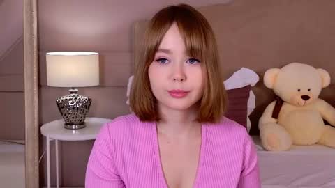 elaravance online show from 06/12/26, 05:06