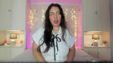 Snapshot of elarey_ chatting on 05/02/26, 12:10 elarey_ online show from 05/02/26, 12:10