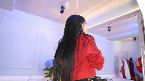 Snapshot of elasummeer chatting on 04/13/26, 11:59 Elasummeer online show from 04/13/26, 11:59