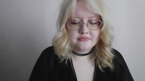 Snapshot of elayne_sweet chatting on 02/28/26, 08:04 elayne_sweet online show from 02/28/26, 08:04