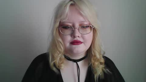 Snapshot of elayne_sweet chatting on 03/03/26, 08:09 elayne_sweet online show from 03/03/26, 08:09