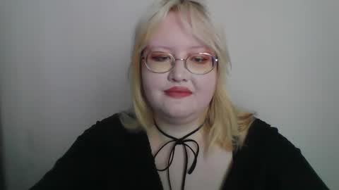 Snapshot of elayne_sweet chatting on 03/12/26, 08:20 elayne_sweet online show from 03/12/26, 08:20