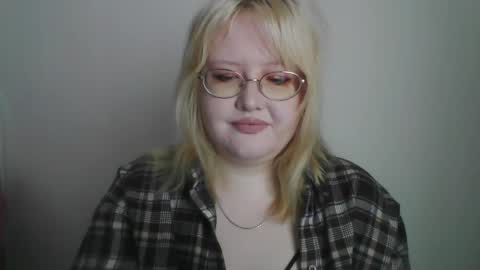 Snapshot of elayne_sweet chatting on 03/13/26, 08:10 elayne_sweet online show from 03/13/26, 08:10