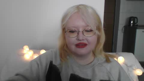 Snapshot of elayne_sweet chatting on 03/22/26, 08:07 elayne_sweet online show from 03/22/26, 08:07