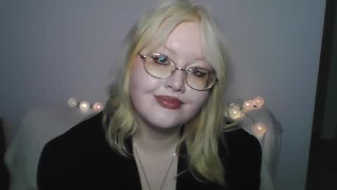 Snapshot of elayne_sweet chatting on 03/27/26, 08:26 elayne_sweet online show from 03/27/26, 08:26