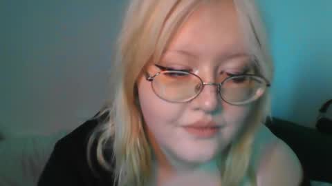 Snapshot of elayne_sweet chatting on 04/01/26, 01:41 elayne_sweet online show from 04/01/26, 01:41