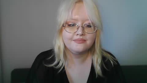 Snapshot of elayne_sweet chatting on 04/07/26, 09:21 elayne_sweet online show from 04/07/26, 09:21