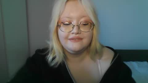 Snapshot of elayne_sweet chatting on 04/08/26, 08:03 elayne_sweet online show from 04/08/26, 08:03