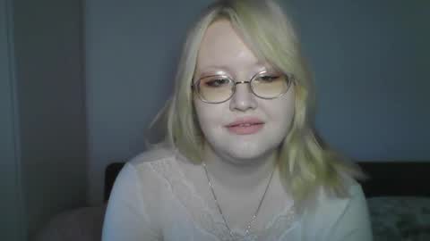 Snapshot of elayne_sweet chatting on 04/29/26, 06:06 elayne_sweet online show from 04/29/26, 06:06