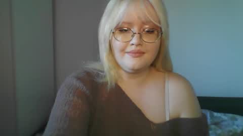 Snapshot of elayne_sweet chatting on 05/03/26, 06:08 elayne_sweet online show from 05/03/26, 06:08