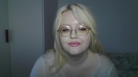Snapshot of elayne_sweet chatting on 05/20/26, 06:19 elayne_sweet online show from 05/20/26, 06:19