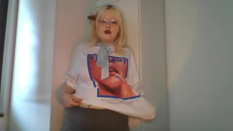 Snapshot of elayne_sweet chatting on 05/30/26, 06:10 elayne_sweet online show from 05/30/26, 06:10