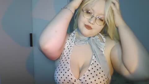 Snapshot of elayne_sweet chatting on 06/12/26, 06:12 elayne_sweet online show from 06/12/26, 06:12