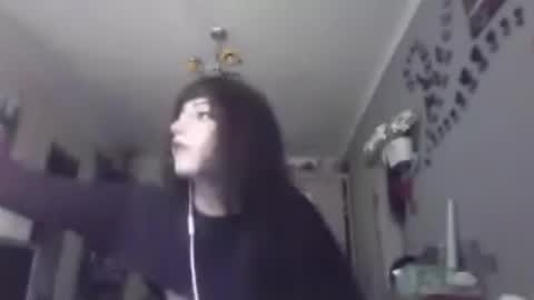 Lia online show from 05/24/26, 07:46