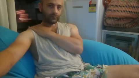 Snapshot of elcondorxo509107 chatting on 11/06/25, 09:43 daniel18cmx online show from 11/06/25, 09:43