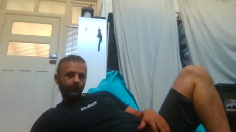 Snapshot of elcondorxo509107 chatting on 11/11/25, 02:11 daniel18cmx online show from 11/11/25, 02:11