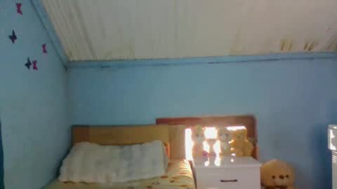 Snapshot of eldie69 chatting on 11/12/25, 12:49 eldie69 online show from 11/12/25, 12:49