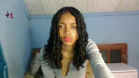 Snapshot of eldie69 chatting on 12/14/25, 04:12 eldie69 online show from 12/14/25, 04:12