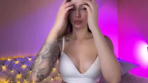 Ella online show from 10/14/25, 10:16