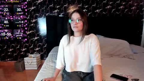 Snapshot of elecktra_sweet chatting on 10/15/25, 07:47 Elecktra online show from 10/15/25, 07:47