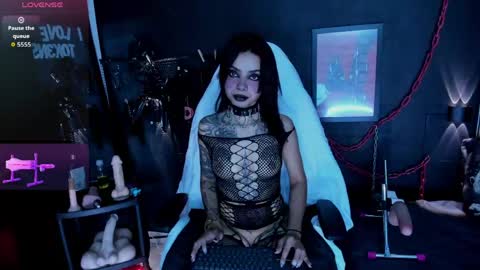 Snapshot of electra_darkk chatting on 06/05/26, 04:35 Electra online show from 06/05/26, 04:35