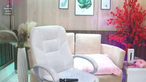 Snapshot of electraajones chatting on 11/25/25, 11:32 Electra Jones online show from 11/25/25, 11:32