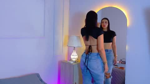 Snapshot of electrascot chatting on 11/15/25, 07:10 ELECTRA online show from 11/15/25, 07:10