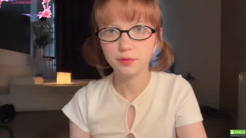 Snapshot of electric_woman chatting on 10/30/25, 10:49 Aleksa online show from 10/30/25, 10:49