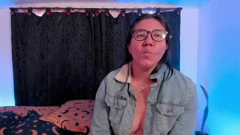 Snapshot of electricnightsxxx chatting on 05/17/26, 01:51 LEXA CLARKE online show from 05/17/26, 01:51